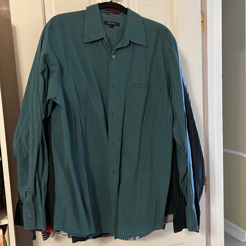 NWOT,XL,DKMY LONG SLEEVE BUTTON DOWN SILK SHIRT. Teal Silk pit to pit=23”